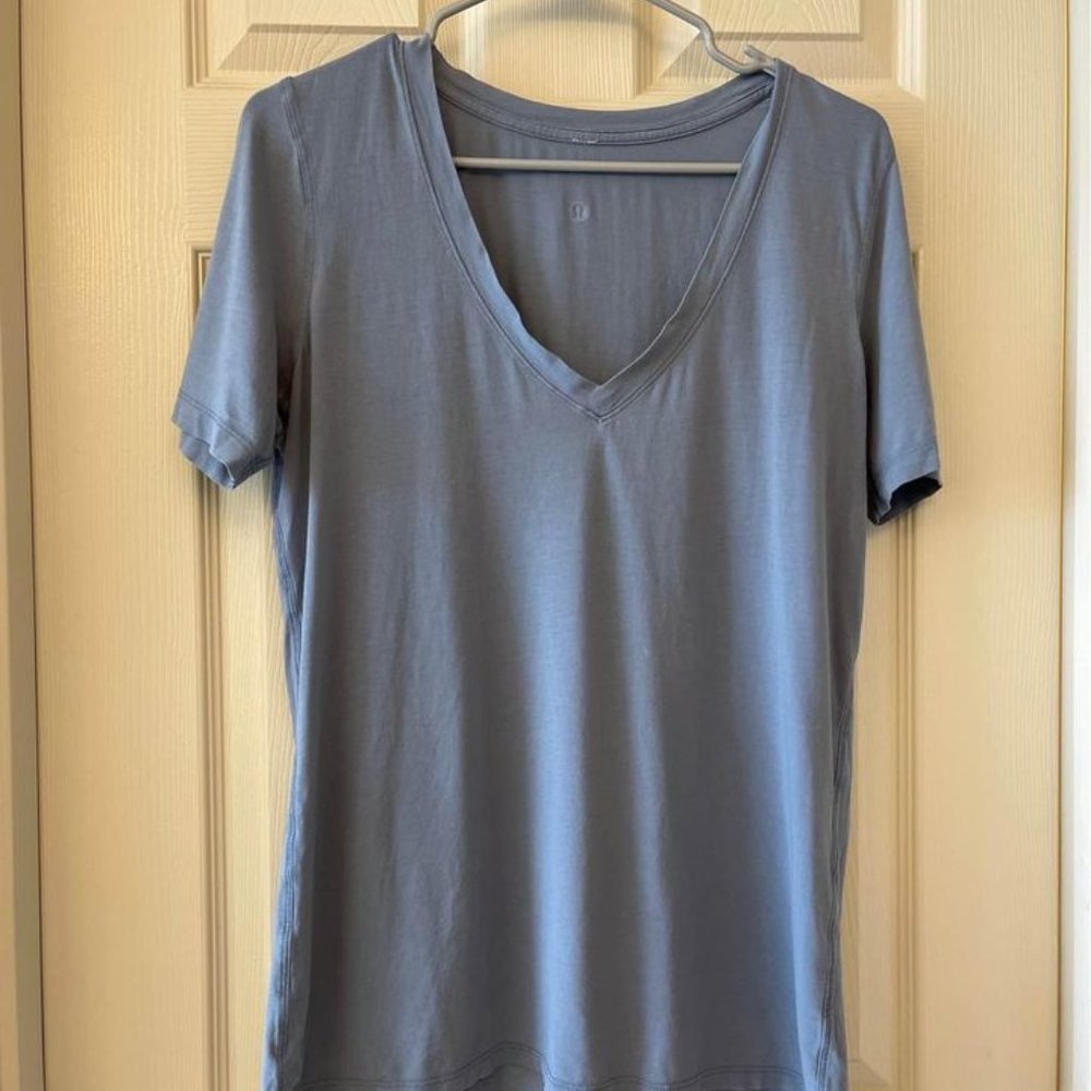 Lululemon womens t shirt size 8